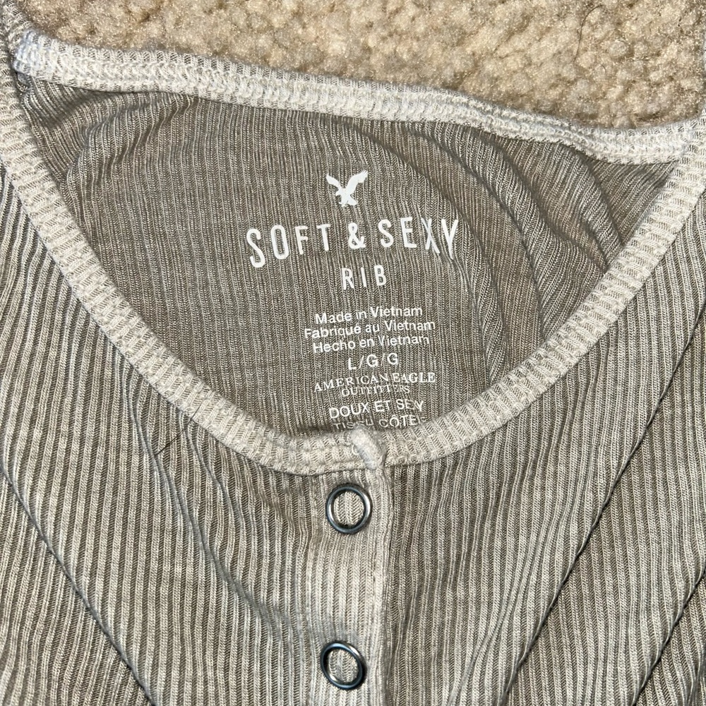 American Eagle Tank Top - Picture 2 of 3
